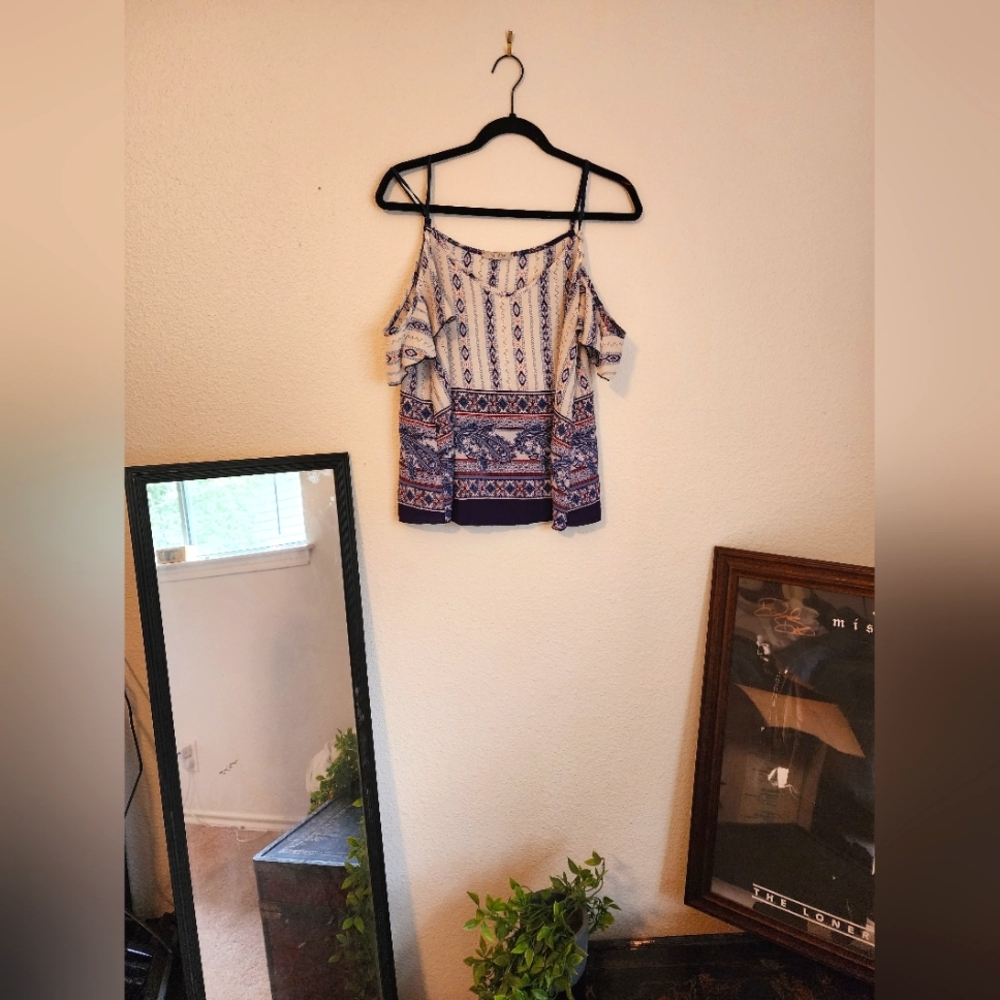 Strap and Sleeve Tank Top | Size: L